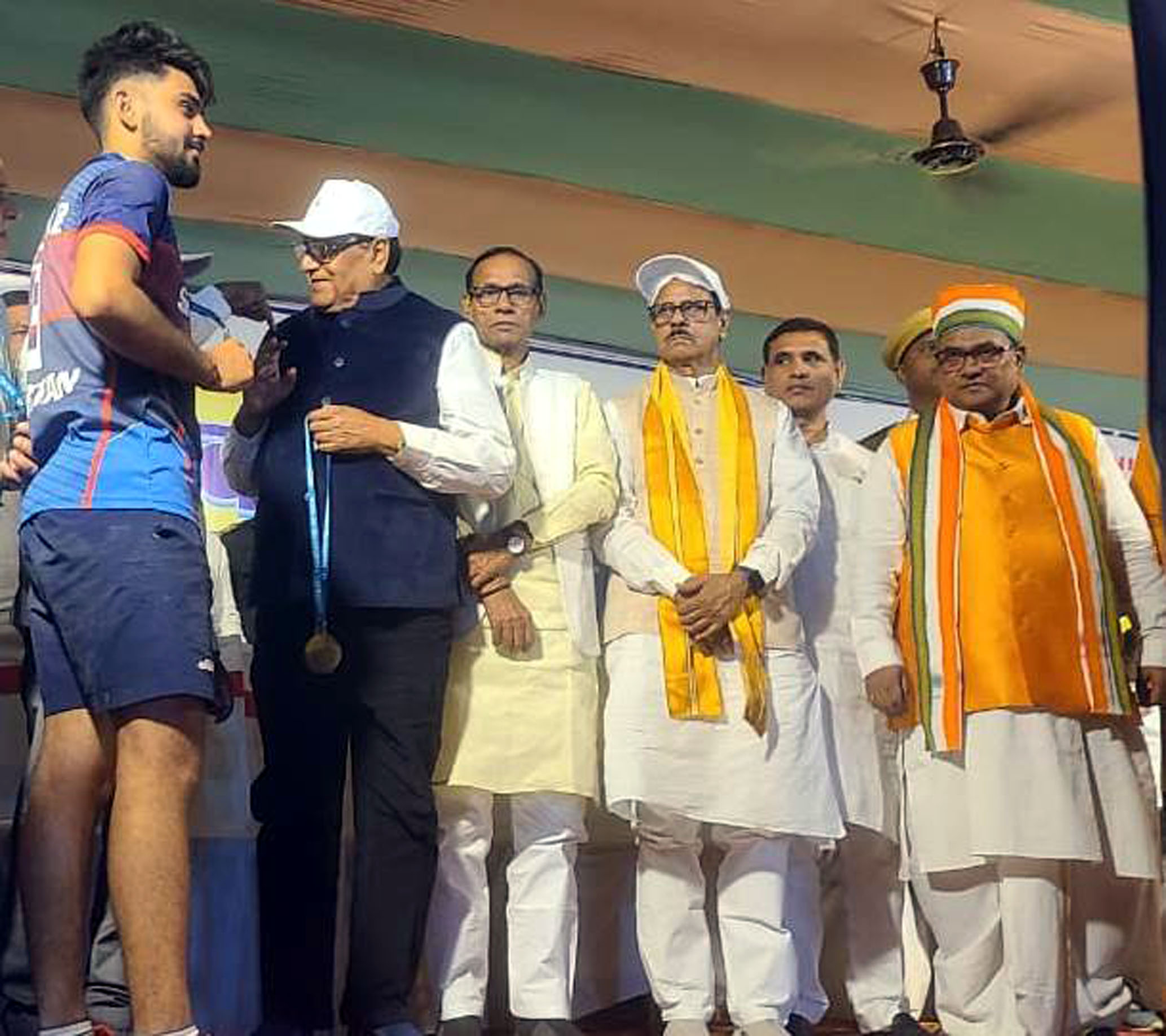 Vet Varsity student clinches gold in National Handball Championship